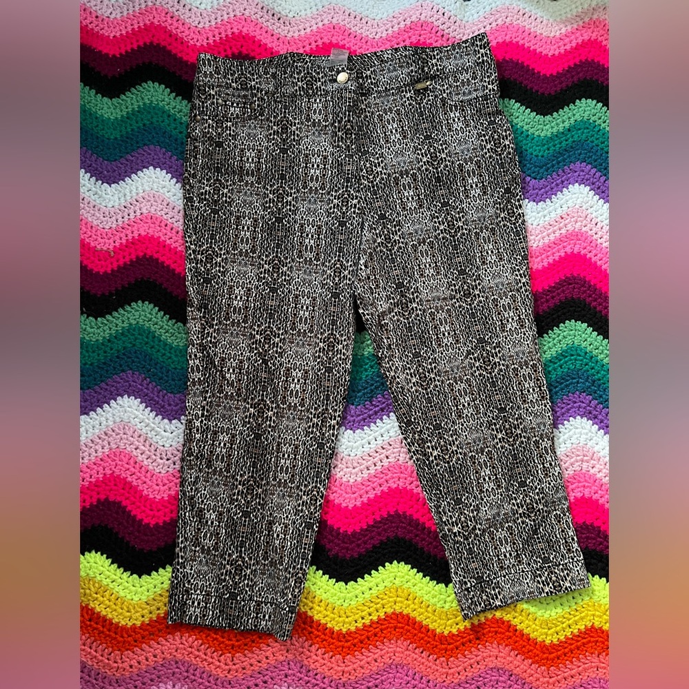 🧶3/$20 Animal Print Capris